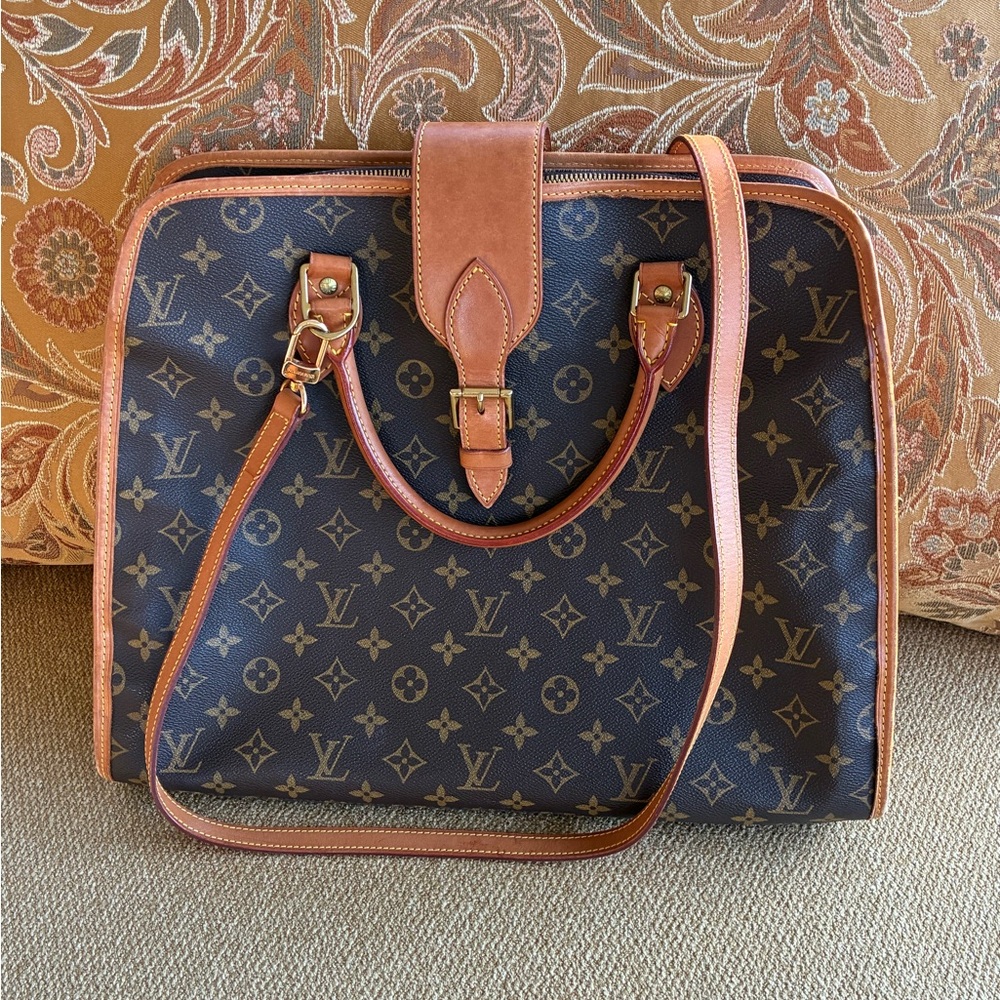 Louis Vuitton Rivoli Business Monogram Elegant - Unisex - Picture 3 of 17